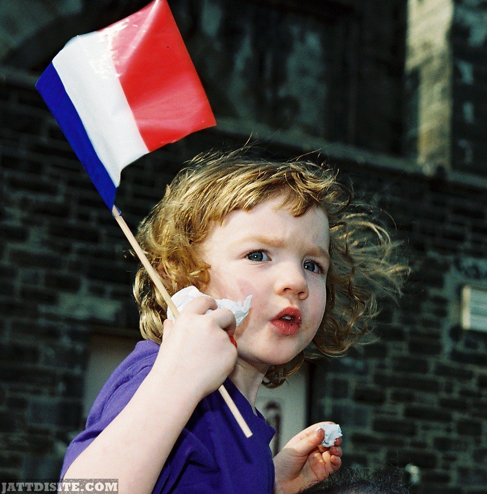 http://jattdisite.com/wp-content/uploads/2015/03/Child-TAke-Flag-On-Bastille-Day.jpg