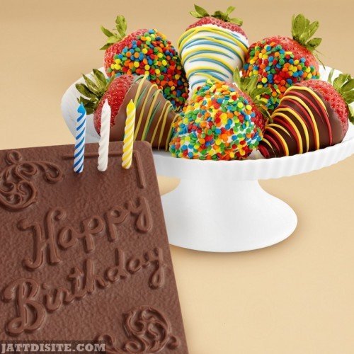 Chocolate-birthday-cake-with-chocolate-covered-strawberries