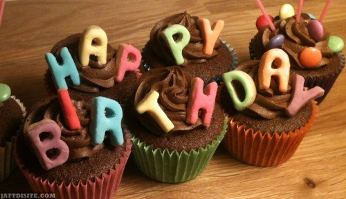 Chocolate-cupcake-for-birthday