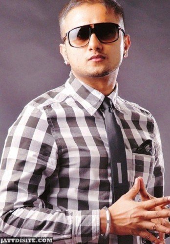 Honey Singh In clasical Look