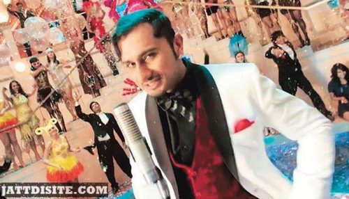 Honey Singh In white look