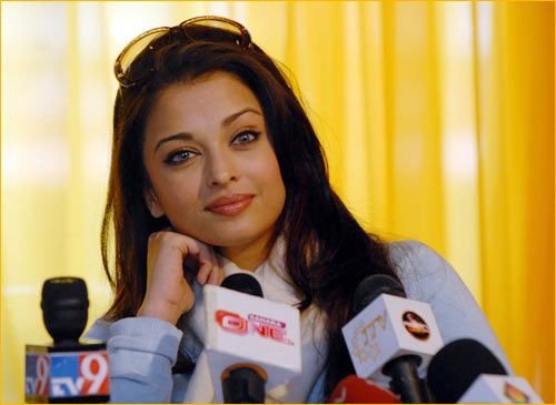 Aishwarya At Press Conference