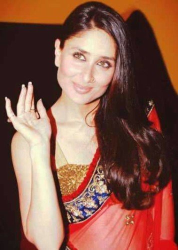 Kareena Kapoor Hi To Her Fans