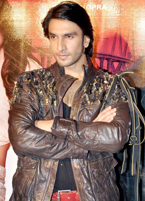 Ranveer Singh Wearing Nice Jacket - JattDiSite.com