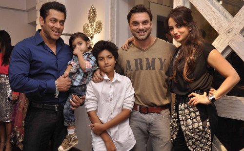 Salman Sohail With His Family