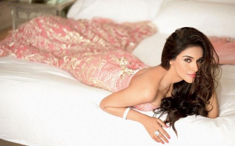 Asin Nude - Asin Thottumkal Pictures, Images - Page 7