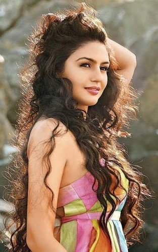 Beautiful Bollywood Star Huma Qureshi
