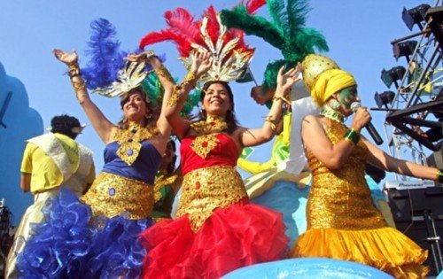Girls Dancing In Goa Carnival