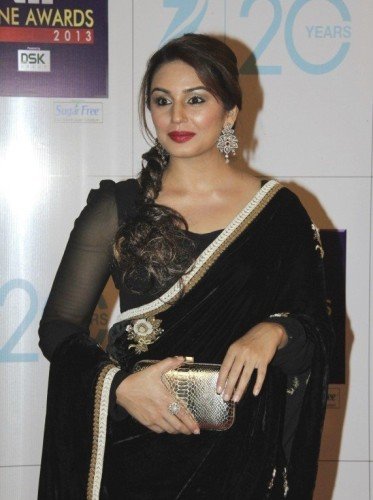 Huma Qureshi In Black Saree