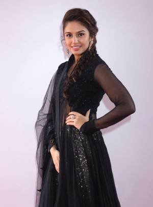 Huma Qureshi In Black Suit.