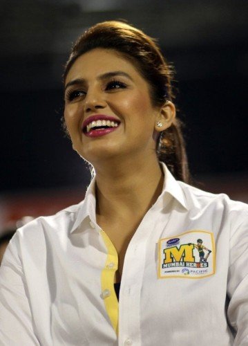 Huma Qureshi Smiling Photo