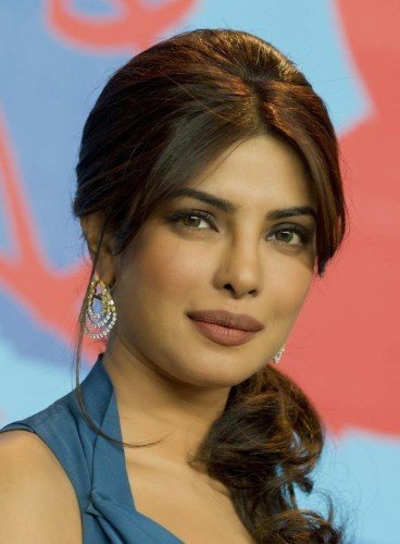 Priyanka Chopra Best Earing