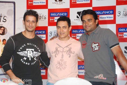 Sharman Joshi, Aamir Khan, R Madhavan promoting 3 Idiots at Reliance Big Vedio