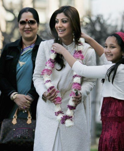 Shilpa Shetty Receives A Flower Garland