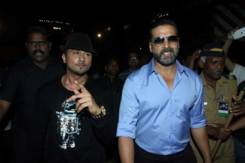 Yo Yo Honey Singh And Akshay Kumar at UMANG 2014 Event For Mumbai Police Entertainment