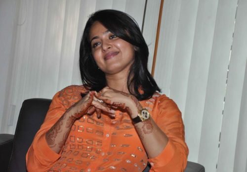 Anushka Shetty Glamorous Look Still At Mirchi Movie Interview