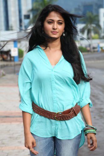 Anushka Shetty Hot Look Mirchi Movie Photo Still