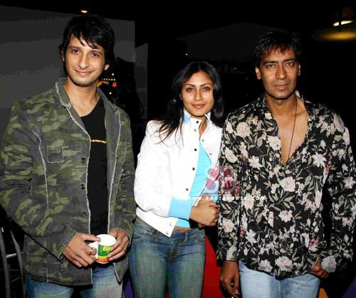 Sharman Joshi with Rimmi Sen and Ajay devgan