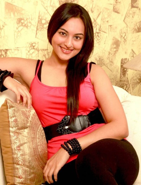 534px x 700px - Sonakshi Sinha Pictures, Images - Page 6