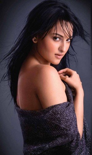 Sonakshi Sinha Sexy Looks