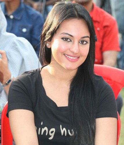 Sonakshi Sinha Sweet Looks