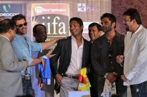 Suniel Shetty, Hrithik, Sangakkara, Sanjay Dutt at IIfA