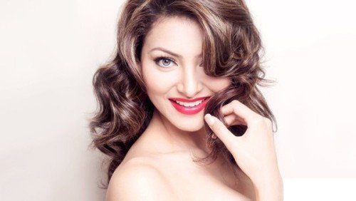 Urvashi Rautela Face Closeup