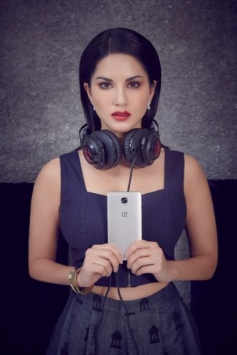 Sunny Leone Wearing Head Phones
